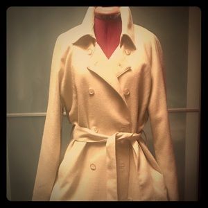 Trench coat, well made, heavy warm linen fabric.